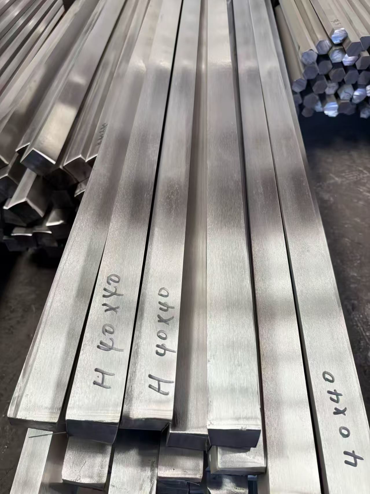 不锈钢拉丝扁钢