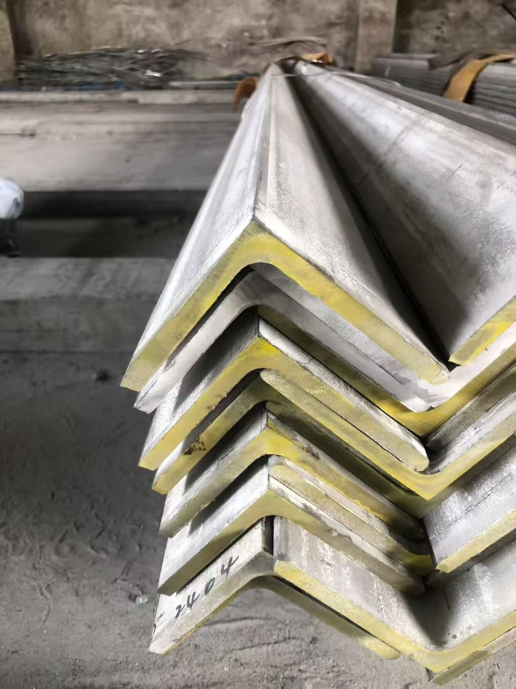 310s 2520不锈钢角钢